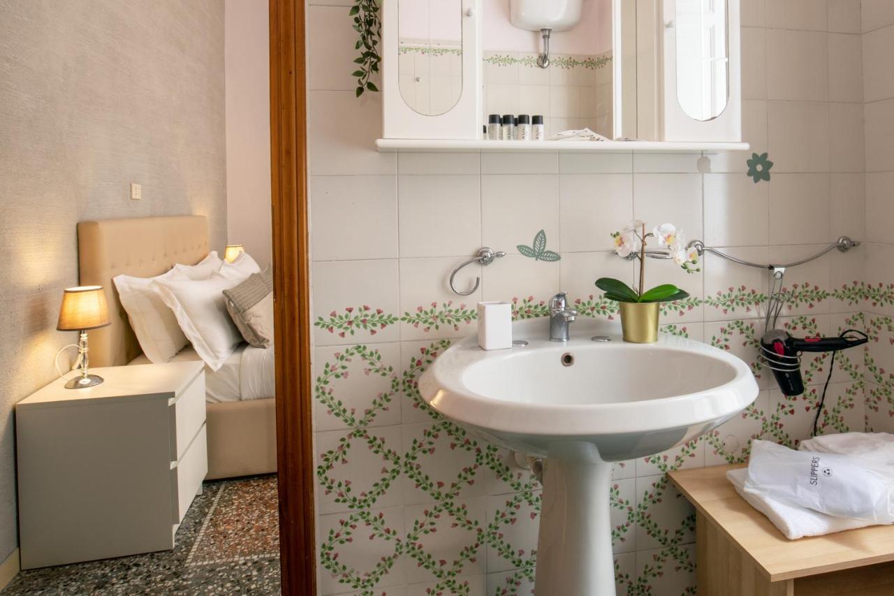 Baldassini Suites Rome Bagian luar foto