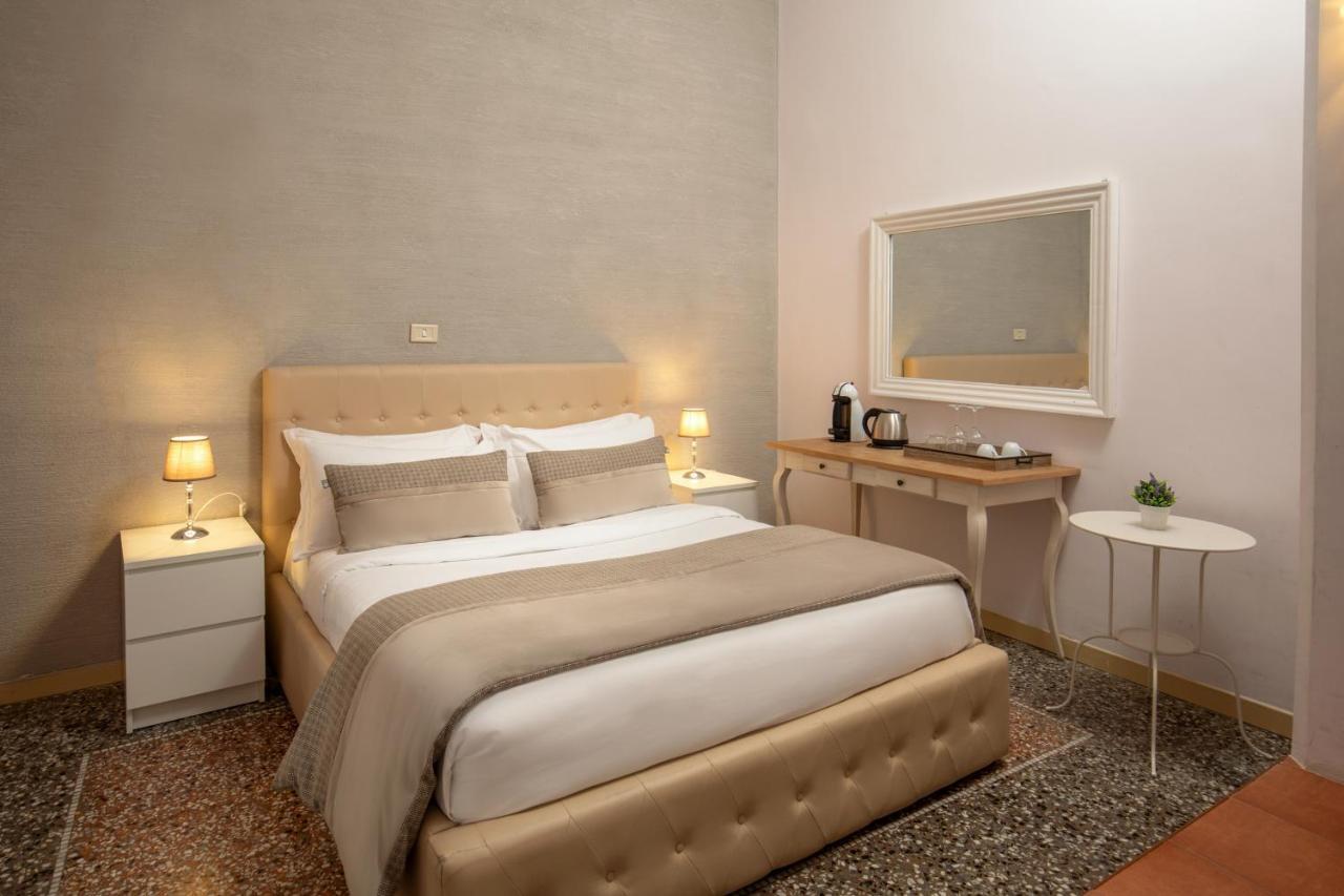 Baldassini Suites Rome Bagian luar foto