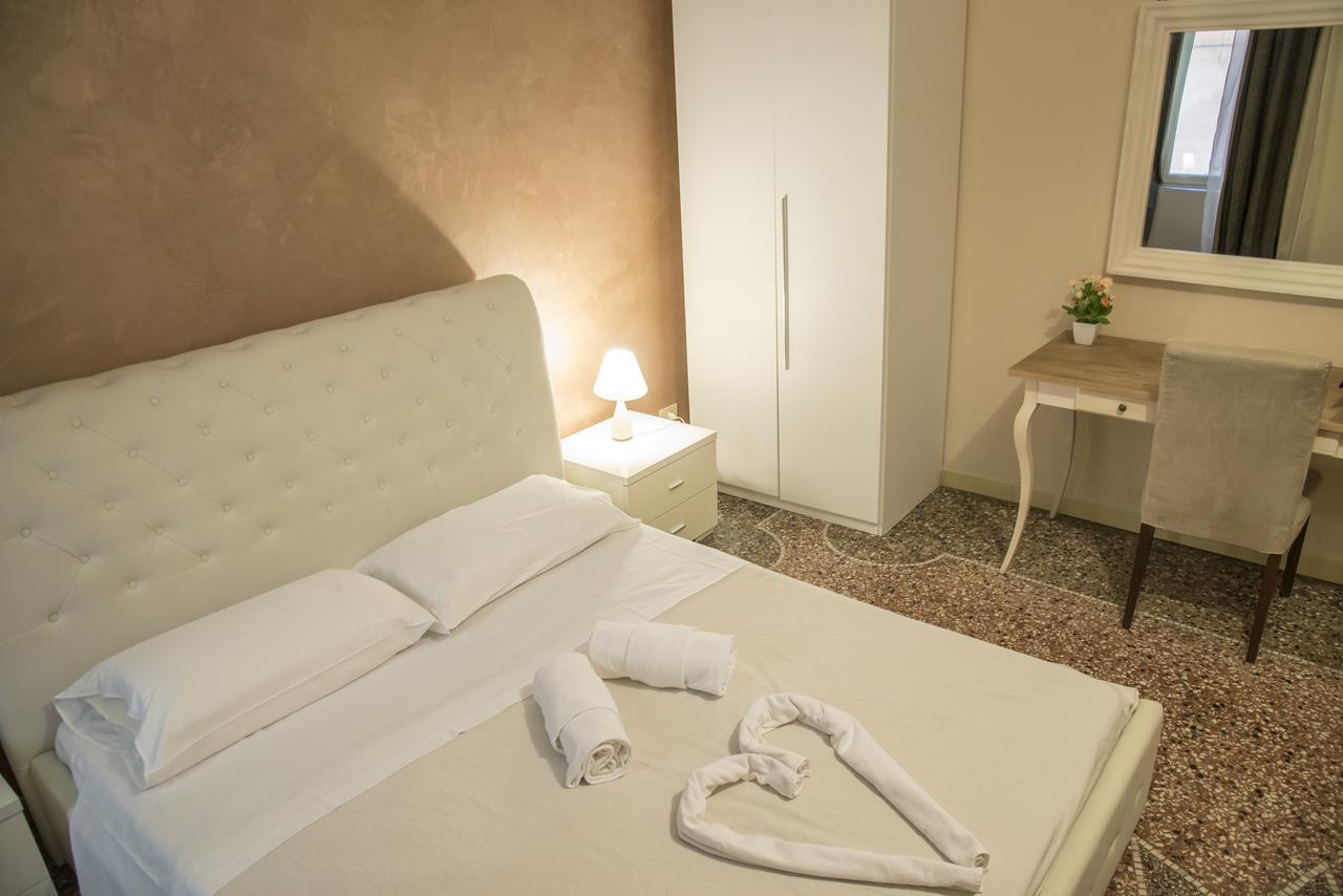 Baldassini Suites Rome Bagian luar foto