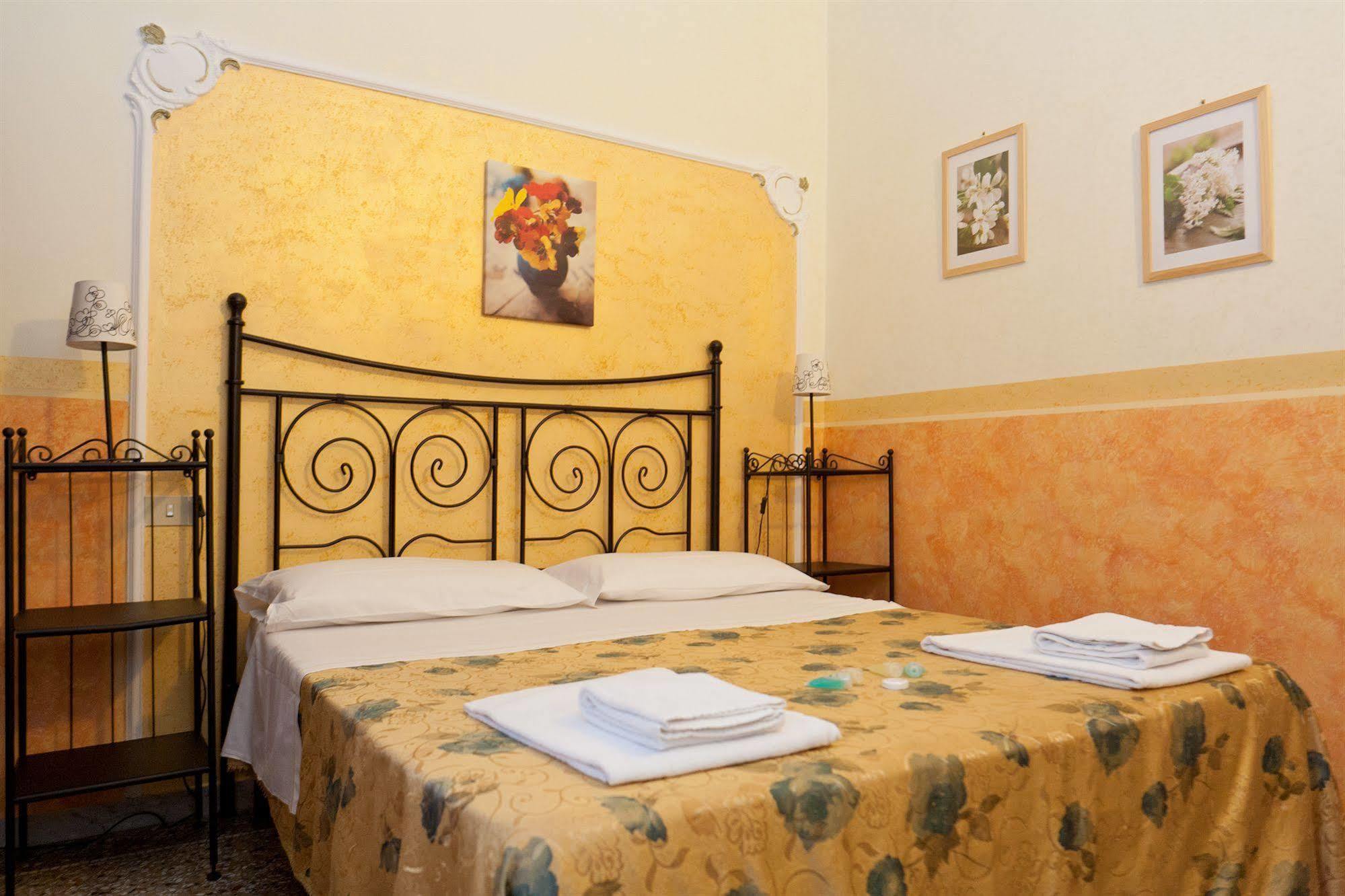 Baldassini Suites Rome Bagian luar foto