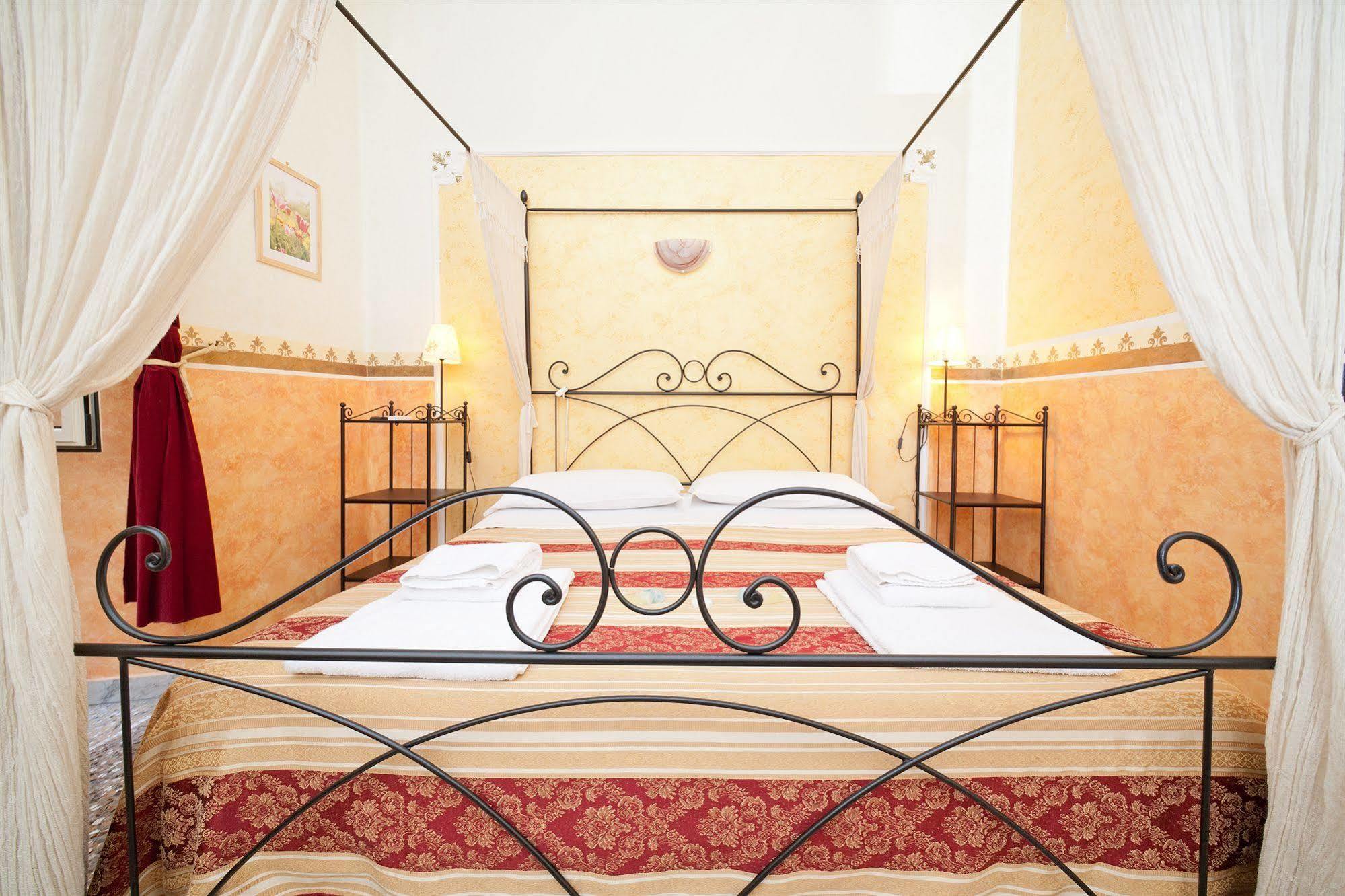 Baldassini Suites Rome Bagian luar foto
