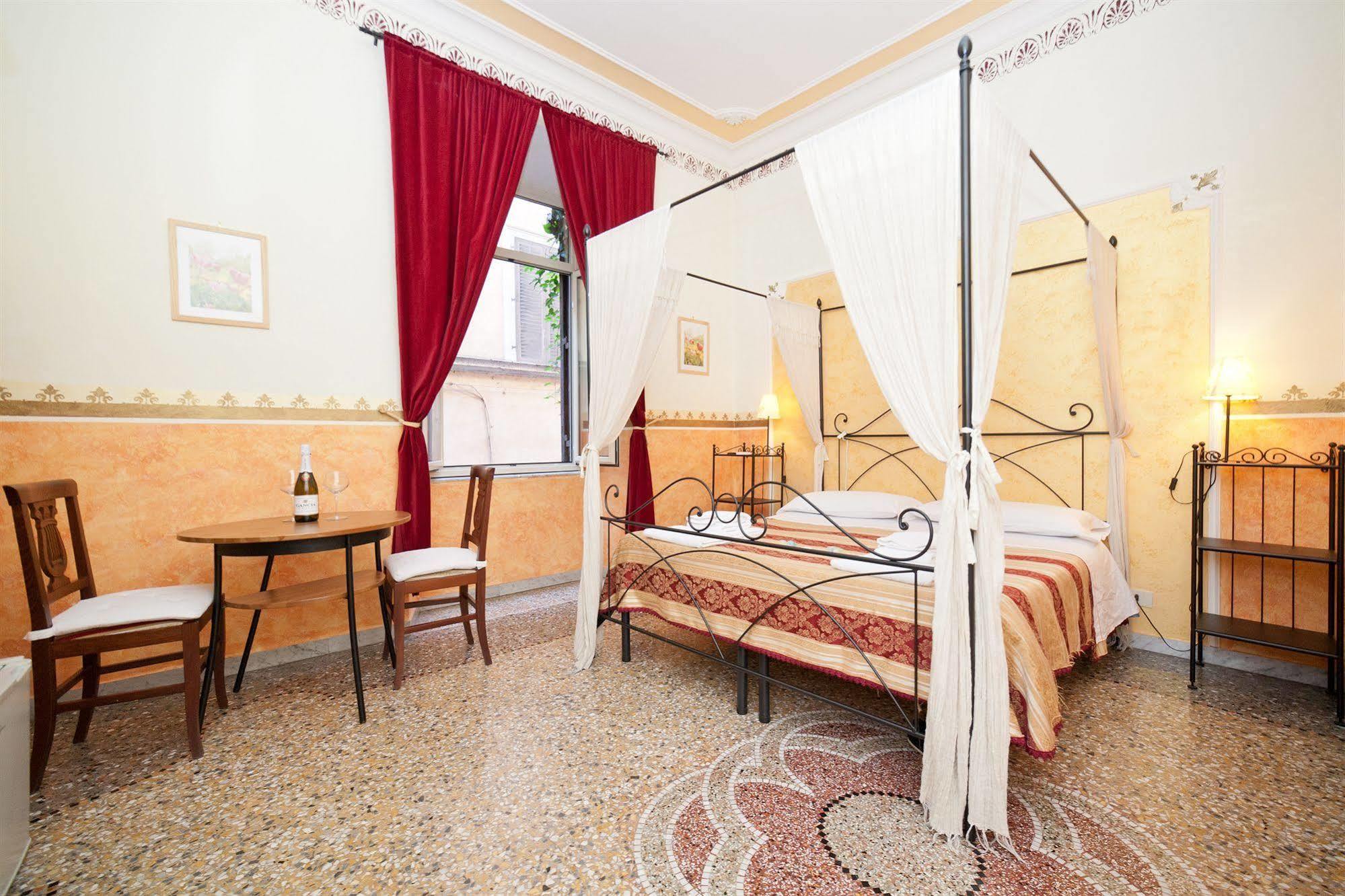 Baldassini Suites Rome Bagian luar foto